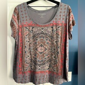 Relaxed fit light weight tee